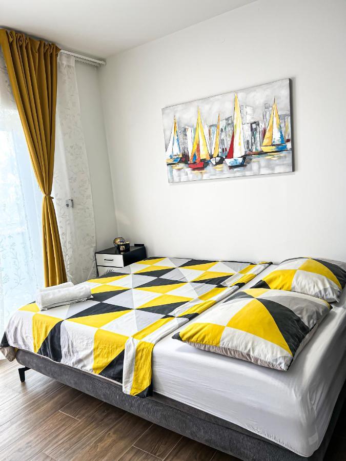 San-Studio Apartment Dugi Rat Buitenkant foto
